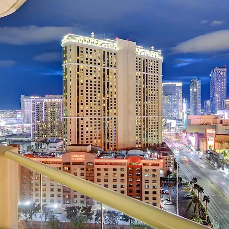Lucky Gem Penthouse & Luxury Suites At Signature Resort, Balcony Strip View 2605